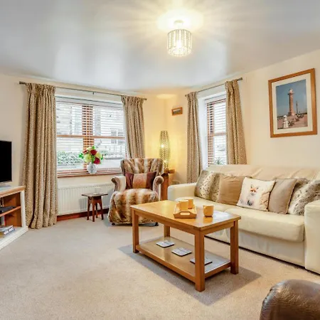 4 Bed In Whitby Oc-W506-2
