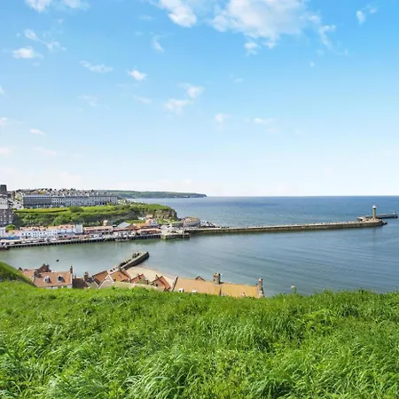 2 Bed In Whitby Oc-W014-2