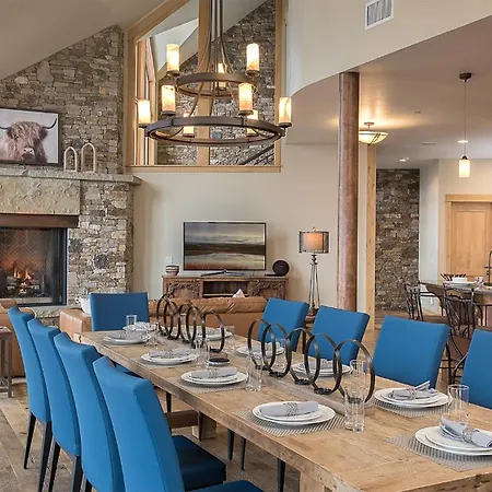 Falconhead Lodge - South-3