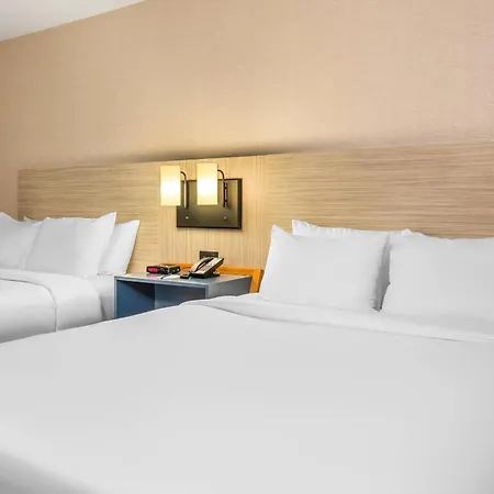 Comfort Inn Ancienne-Lorette - Quebec Airport-3