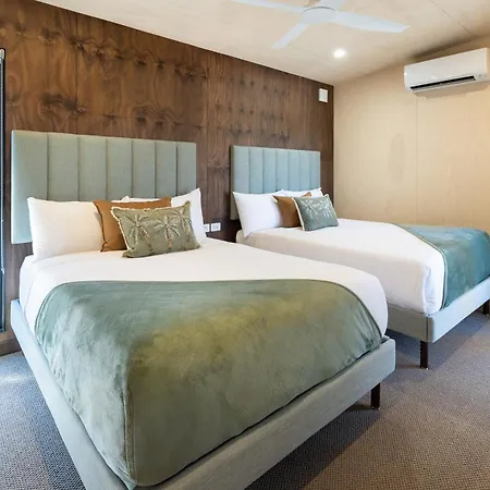 Ashmore Palms Holiday Village-3