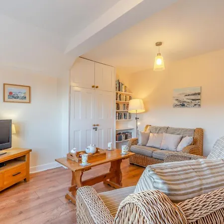 2 Bed In Whitby Oc-W010-2