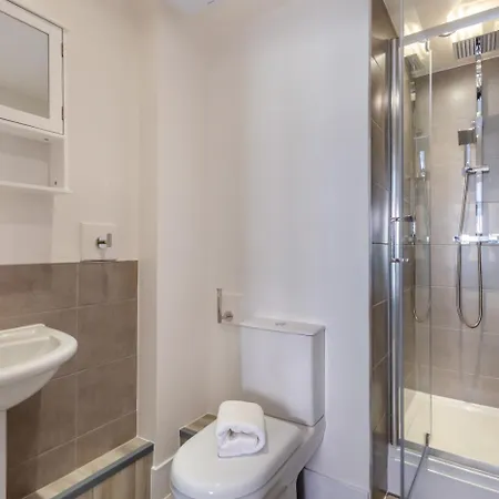 4 Bed In Whitby Oc-W089-3