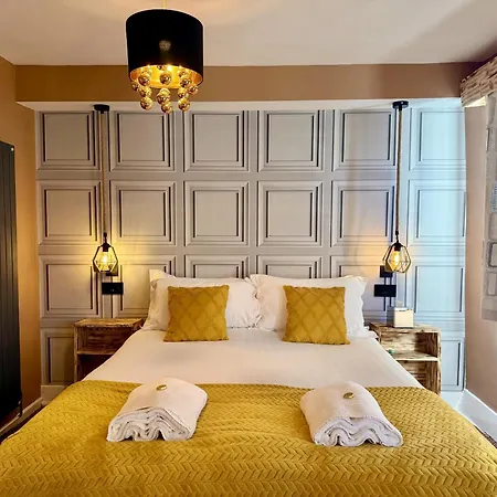 The Crescent Guest House-3