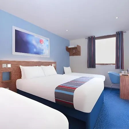Travelodge Birmingham Maypole-3