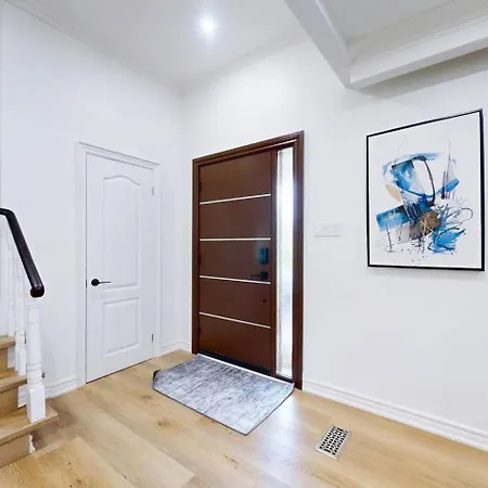 Lux 7 Bedroom Home Near Rogers Stadium/Downsview-2