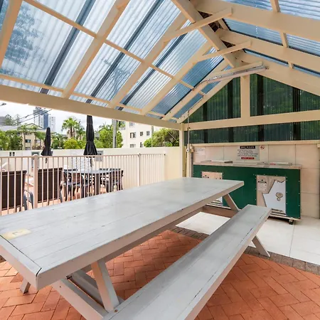 Surfers Tradewinds-3