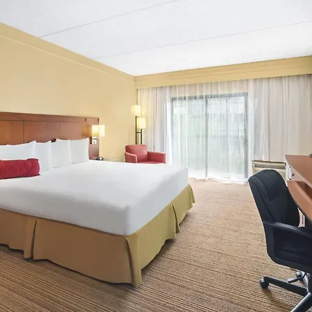 Super 8 By Wyndham Dallas Love Field Airport-2