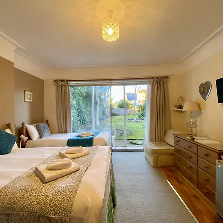 Pickwicks Guest House-2