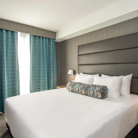 Sandman Signature Ottawa Airport Hotel-2