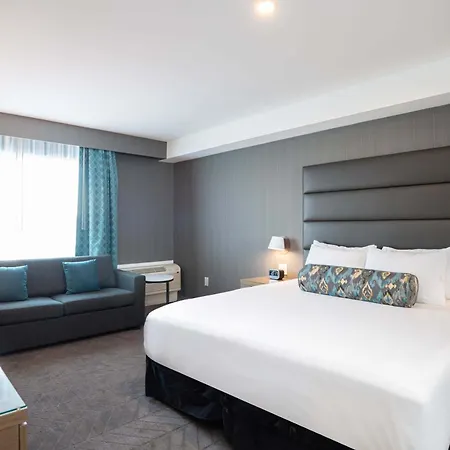 Sandman Signature Ottawa Airport Hotel-3