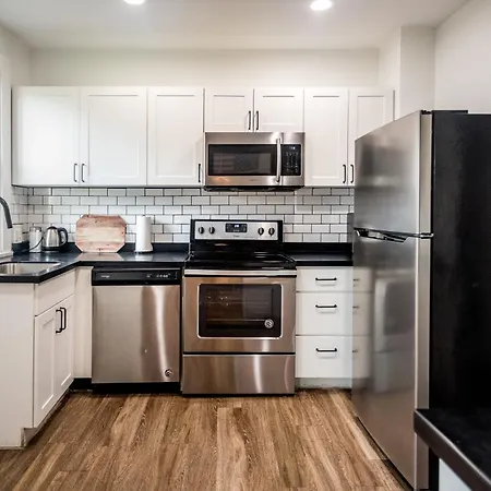 Luxe Mid-Century Styled Historic Townhouse #1-2