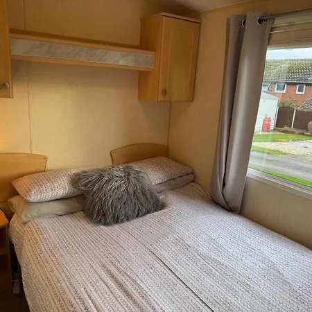 8 Berth Pet Friendly Caravan, Penrhyn Bay, Llandudno-2