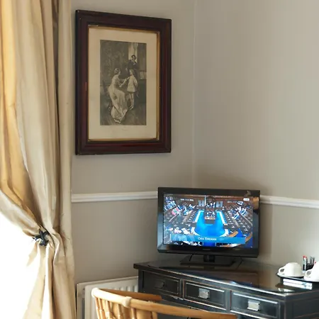 Harveys Guest House-3
