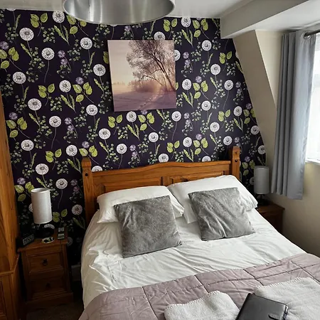 Willows Guest House-3