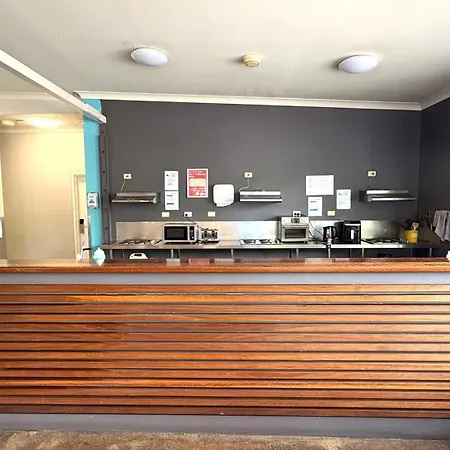 Global Backpackers Youth Hostel-3