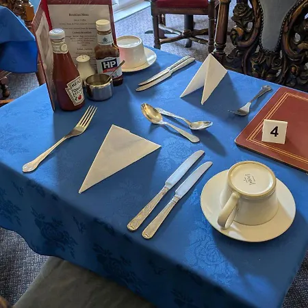 Kingswinford Guest House With Free Parking-2