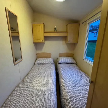 8 Berth Pet Friendly Caravan, Penrhyn Bay, Llandudno-3