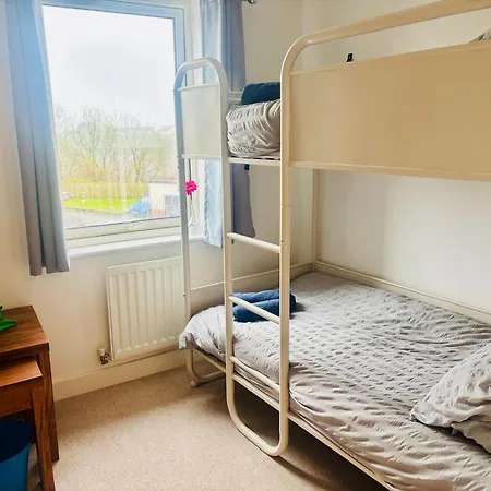 4 Bed Townhouse With Spectacular Views 4 Miles From Cardiff 10Min Drive Or Train Journey To City Centre-3