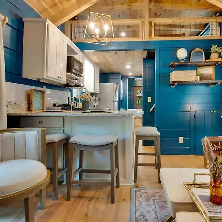 Pops Cabin Lookout Mountain Luxury Tiny Home-2