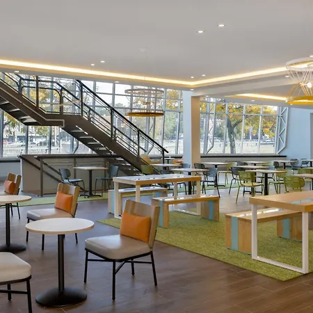 Spark By Hilton Montreal Midtown-3