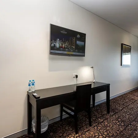 Calamvale Hotel Suites And Conference Centre-3