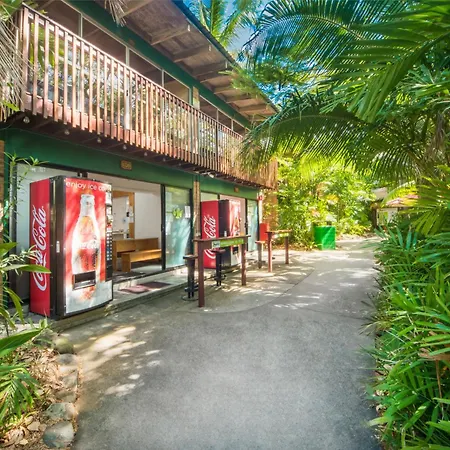 Airlie Beach Magnums - Adults Only-2