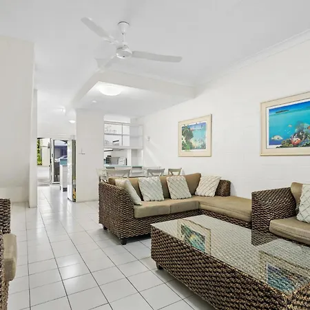 Mango Tree Holiday Apartments-3