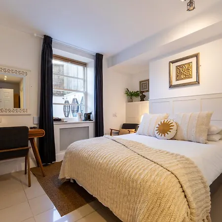 Ferndale Mews-3