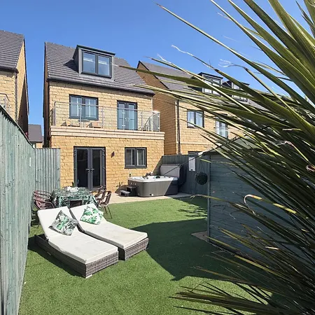 Dairy Cottage Whitby- Hot Tub - 4 Beds-3