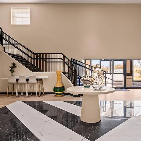B&B Hotel Jacksonville Airport - Newly Renovated!-2