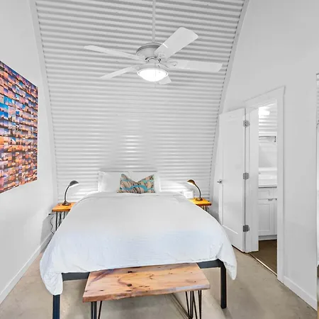 The Moon Quonset Hut Vacation Rental Heated & Chilled Pool-2
