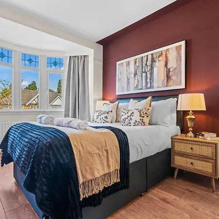 B13 0Au 5 Double Beds 6 Beds - 5 Bedrooms - Lwb Van X2 Parking-Edgbaston Harborne Nr Pershore Road Digbeth Nia O2 Academy Nr City Centre Excellent Location - By Samina, Arz Stays-3