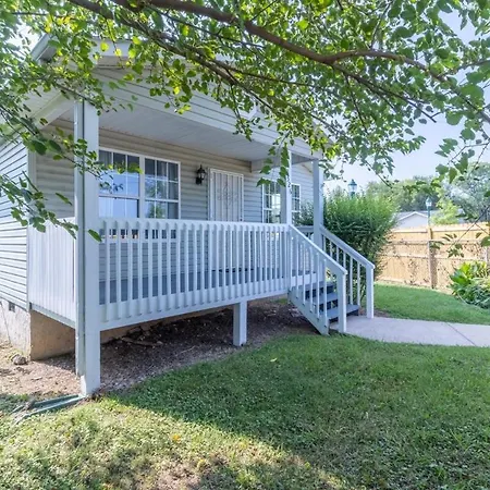 Crossroads Cottage L Grill & High Speed Internet-2