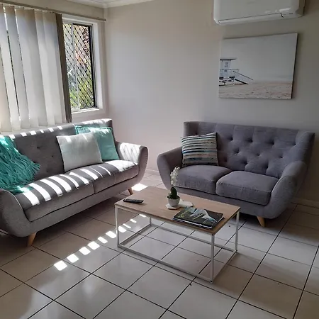 Airlie Apartments-2