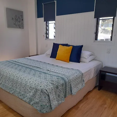 Airlie Apartments-3