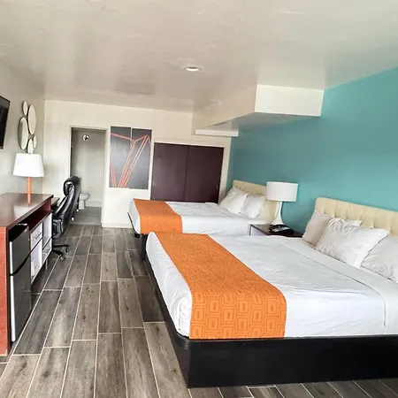 Howard Johnson By Wyndham Phoenix Airport/Downtown Area-3