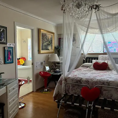 Diana'S Luxury Bed And Breakfast-2