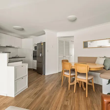 Kirra Palms Holiday Apartments-2