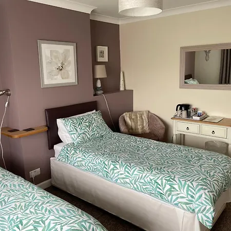 Fernlea Guest House-3