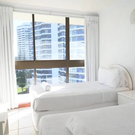 Broadwater Shores Waterfront Apartments-2