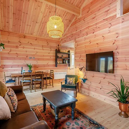 Holly Tree Lodges-3