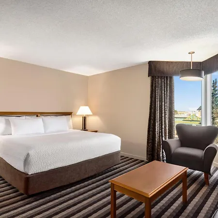 Royal Hotel West Edmonton, Trademark Collection By Wyndham-2