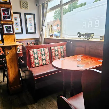 The Waggon & Horses-2