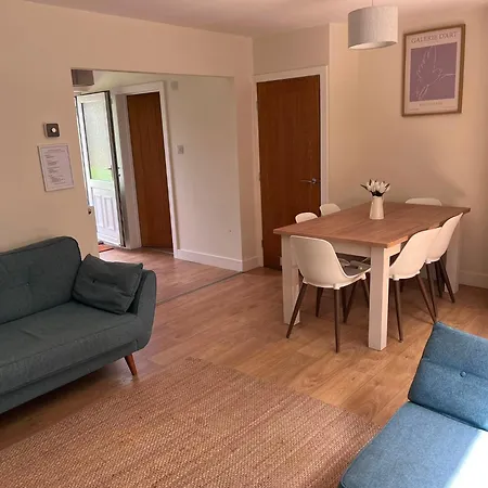 Flaxman Avenue - Lovely 4 Bed Home, 5 Mins Drive To York City Centre, Free Superfast Wi-Fi, Free On-Street Parking-3