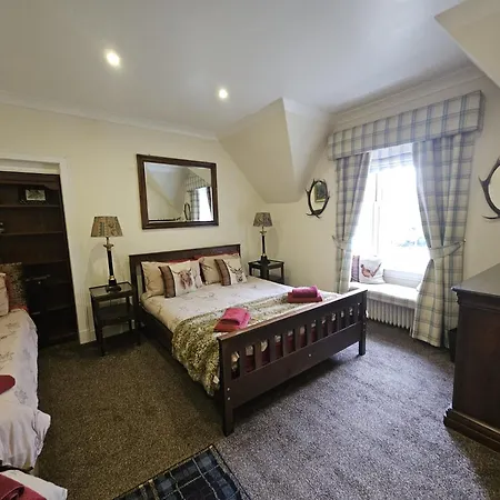 The West Highland Way Hotel And Campground Rooms And Pitches-3