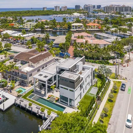 Three Story Waterfront Villa With Basketball And Mini Golf-2