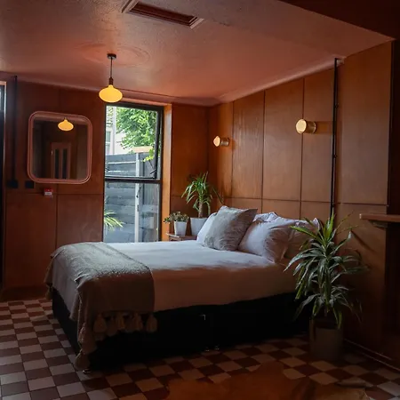 The Lodge Of Heavy Leisure-2