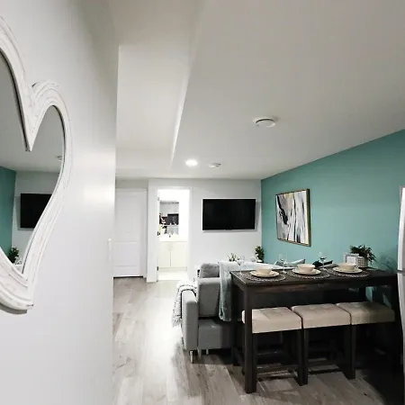 Beautiful Home With 4 King Beds,Airport,Disney+-3