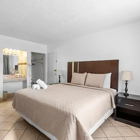 Travelsuites Hotel-2